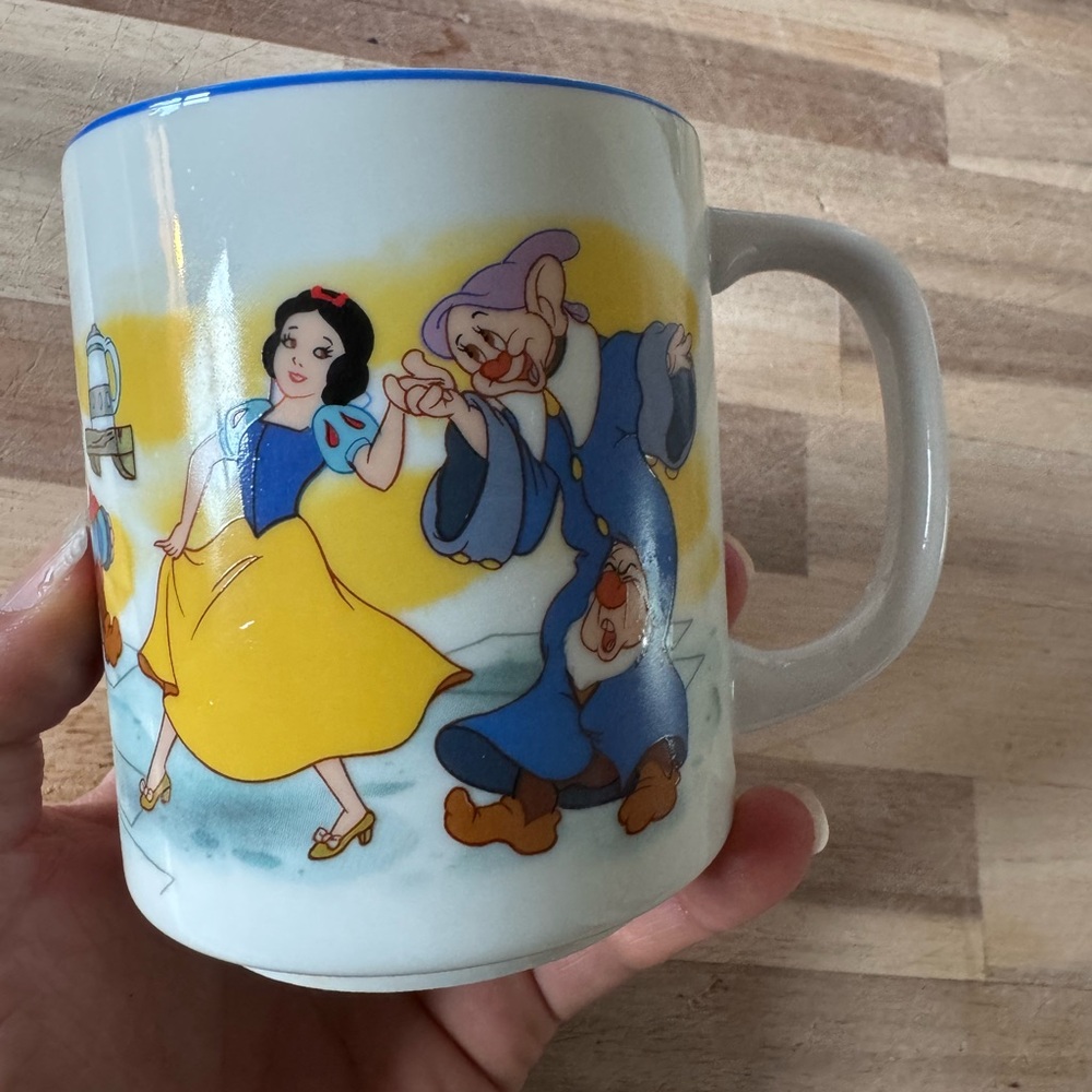 Disneyland Snow White Vintage coffee mug
